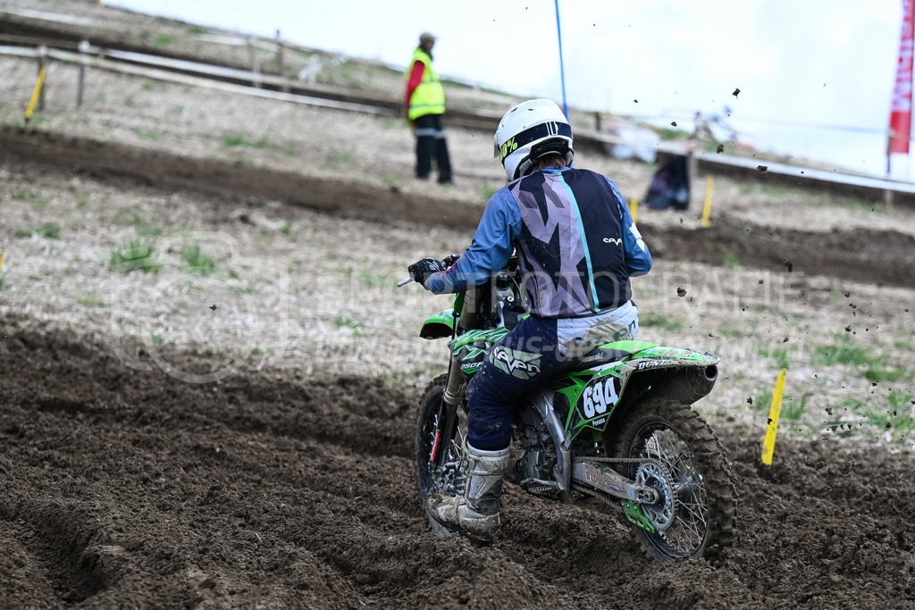 Motocross Schlatt bei Winterthur - 29. April 2023 | #694 Penasa Mario aus Triengen (CH) auf Kawasaki in der Kategorie MX2 am Motocross Schlatt bei Winterthur, 29. April 2023.
Instagram: @mx_schlatt | @mc_wila | @sam_schweiz
Bild: Sportfotografie Markus Aeschimann | www.markus-aeschimann.ch - Realisiert mit Pictrs.com