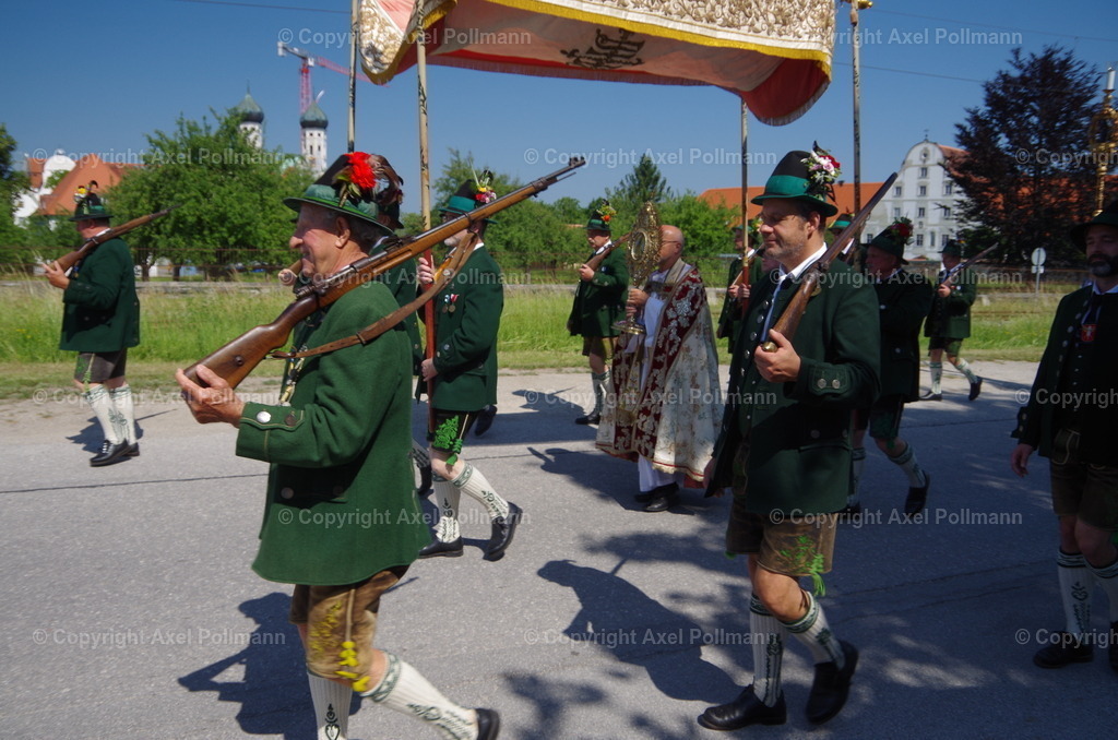 IMGP4581 | fotografiert von Axel PollmannLeonhardi Wallfahrt Benediktbeuern und Murnau, Fronleichnam, Fasching, Landschaft im Loisachtal und Benediktbeuern  - Realisiert mit Pictrs.com