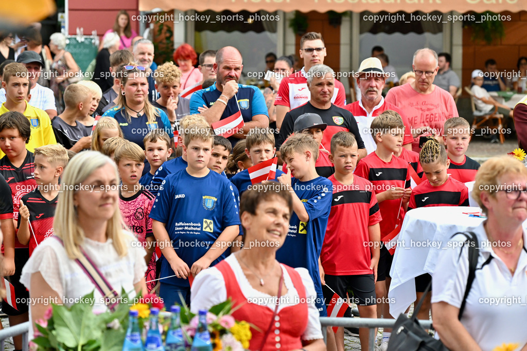 Empfang Heiko Gigler in Gmünd | Oma von Heiko Gigler, Kärntner Fussballverband Vizepräsidentin Tamara Krammer, Empfang Heiko Gigler in Gmünd, Empfang Heiko Gigler in Gmünd am 14.08.2024 in Gmünd (Hauptplatz Gmünd), Austria, (Photo by Bernd Stefan)