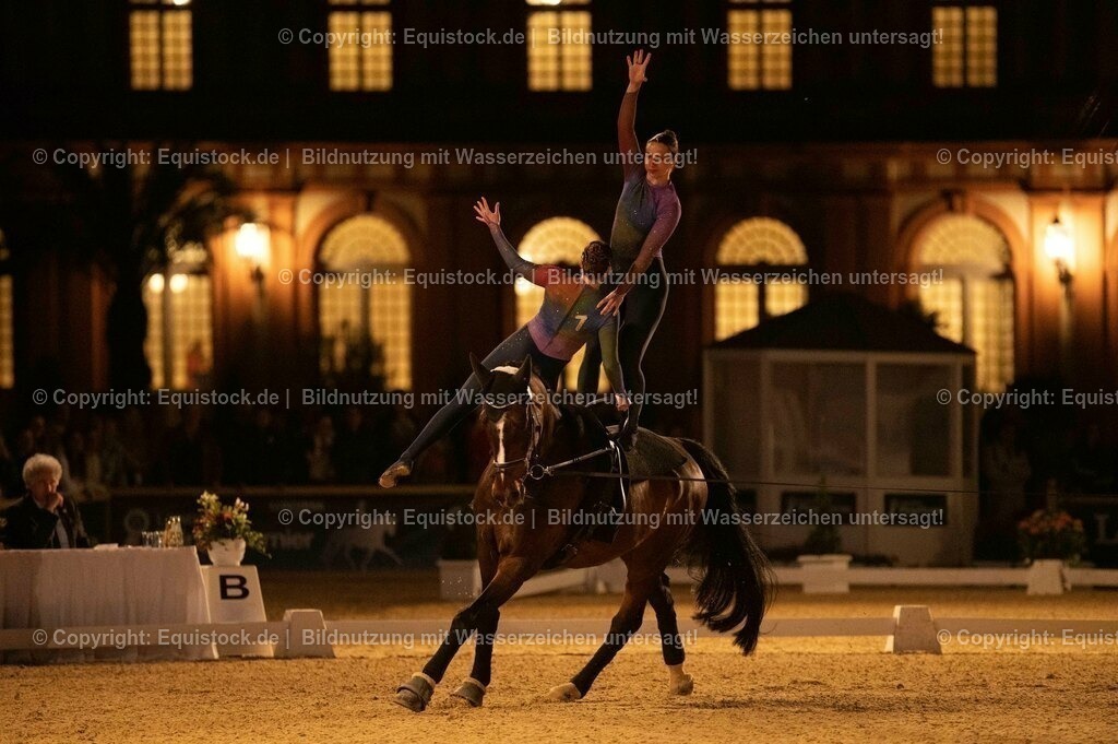 20230527_Voltigieren_NASPA_Flutlicht_1099 | equistock