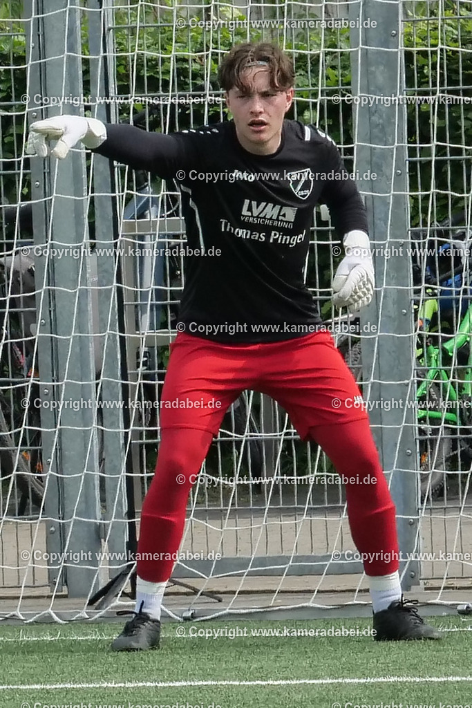 Fußball : Bezirksliga : SV 08/29 Friedrichsfeld - Borusia Veen am 10.05.2026 in Voerde Friedrichsfeld | Fußball : Bezirksliga : SV 08/29 Friedrichsfeld - Borusia Veen am 10.05.2026 in Voerde Friedrichsfeld - Realisiert mit Pictrs.com