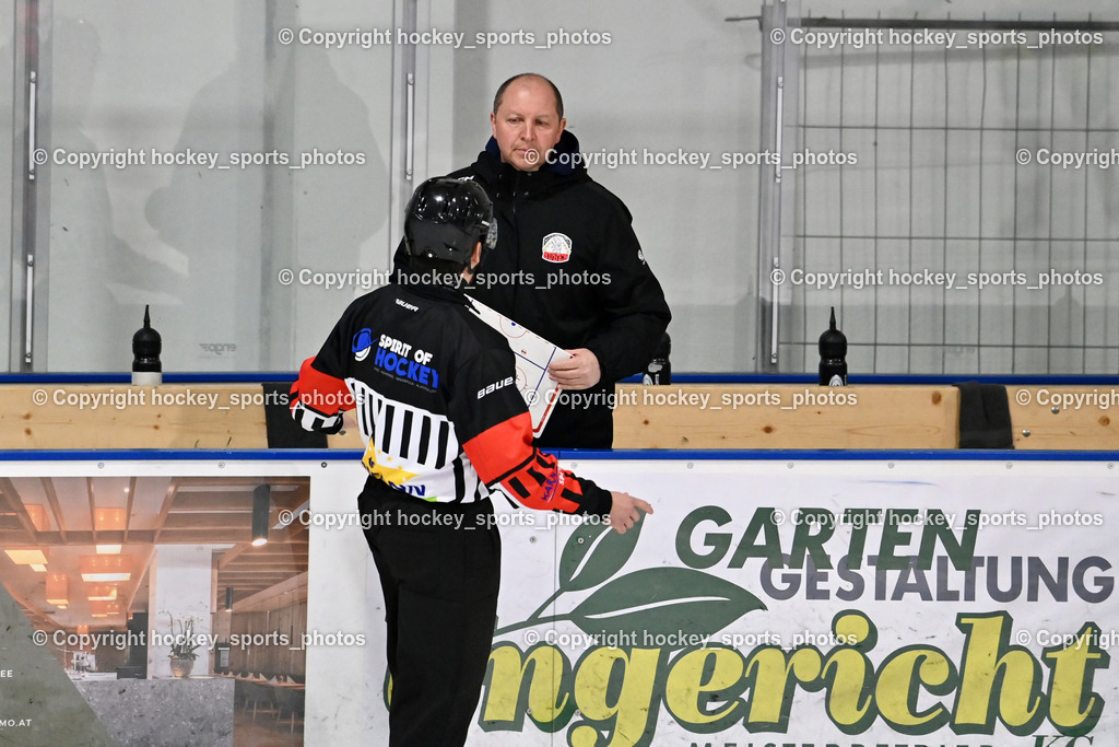 ESC SPARKASSE STEINDORF vs. UECR Huben  | OFNER Christian Referee, Headcoach UECR EISBÄREN HUBEN Trojer Silvio, ESC SPARKASSE STEINDORF vs. UECR Huben , ESC SPARKASSE STEINDORF vs. UECR Huben  am 06.02.2026 in Steindorf (Ossiachersee Halle), Austria, (Photo by Bernd Stefan)