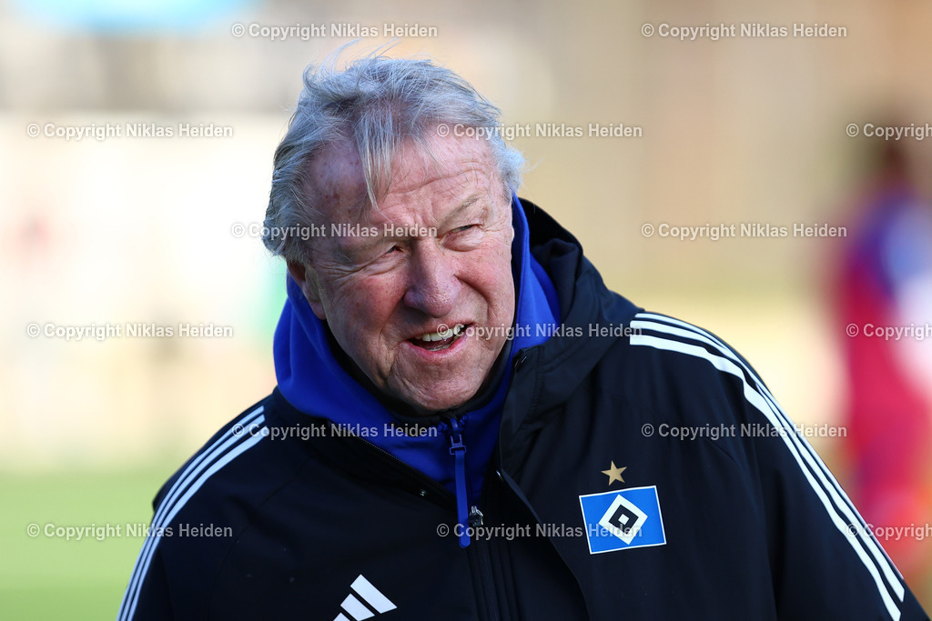 NH_HamburgerSVU21_VfBLübeck _RegionalligaNord_02042025 | Horst Hrubesch (NLZ-Leiter, Hamburger SV)Fußball I Herren I Regionalliga Nord I Saison 2024-2025 I 28. Spieltag I Hamburger SV U21 - VfB Lübeck I 02.04.2025 I Stadion Hoheluft