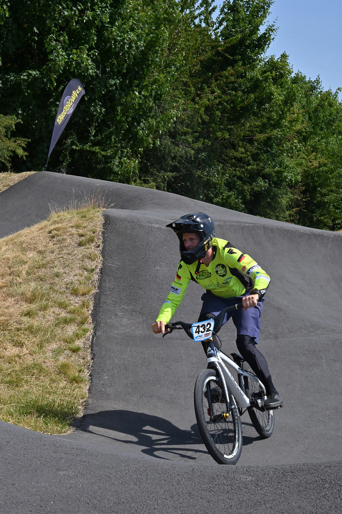 DSC_6750-cam-florian | German Pumptrack Series - Realisiert mit Pictrs.com