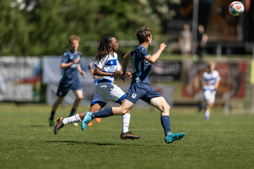 Fußball I Männer I 40. Pfingscup Hollage I 13338 | realhellocedii - Realisiert mit Pictrs.com