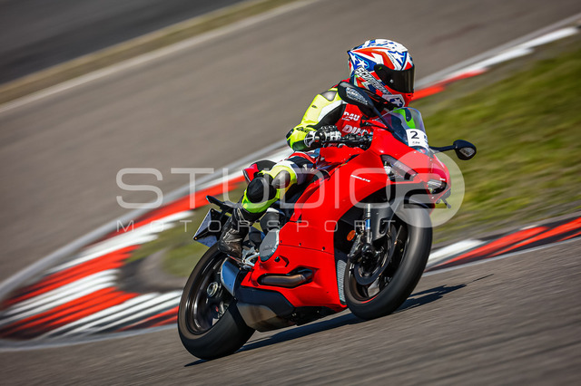 0025-240625_NR-036_25 | Deine Full-Service-Agentur für ✔️Videoproduktionen und ✔️Motorsportfotografie Jetzt Angebot anfragen!