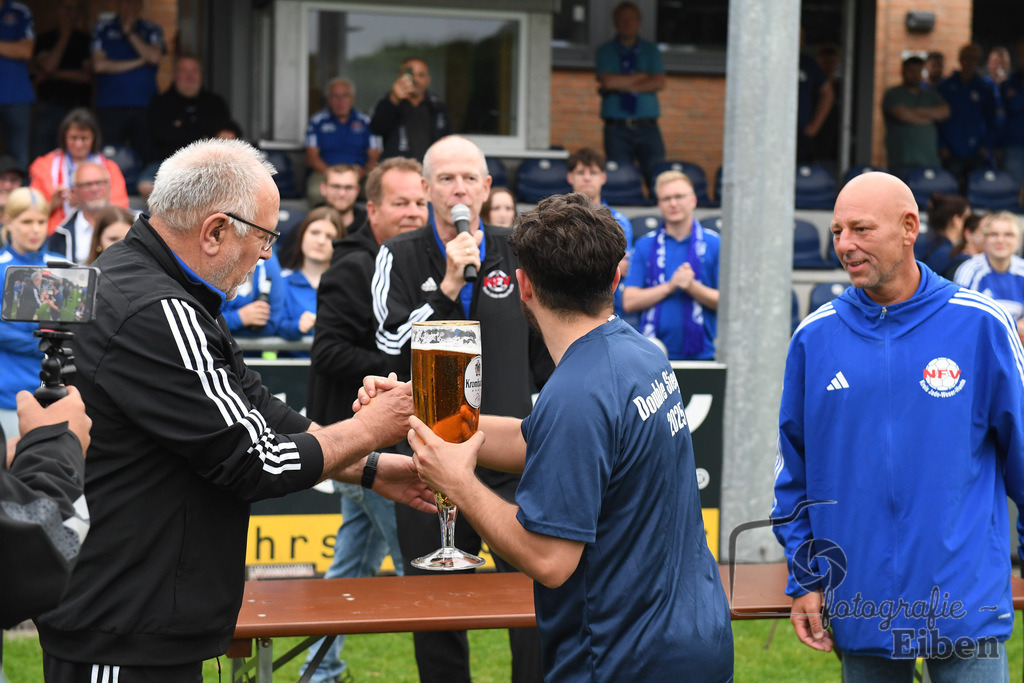 1. FC Nordenham-SV GOTANO | Kreispokal Finale Jade-Weser-Hunte 1. Mannschaften; 1.FC Nordenham (weiß)-SV GOTANO (blau) am 15.06.2025 in Rastede (Sportanlage Köttersweg), Photo: Philip Eiben 2025 - Realisiert mit Pictrs.com