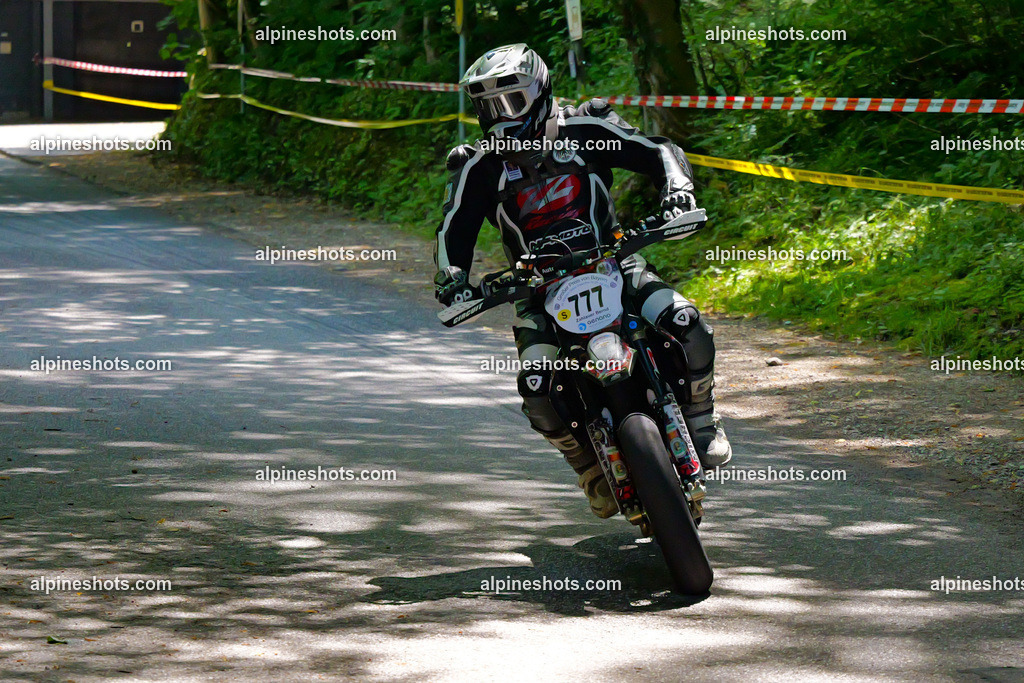 P1036774 | Erleben Sie atemberaubende, hochqualitative Fotos Ihrer Fahrt entlang der malerischen Alpenstraßen. Besuchen Sie alpineshots.com, um professionelle Aufnahmen Ihrer unvergesslichen Reise zu finden und zu kaufen - Realisiert mit Pictrs.com