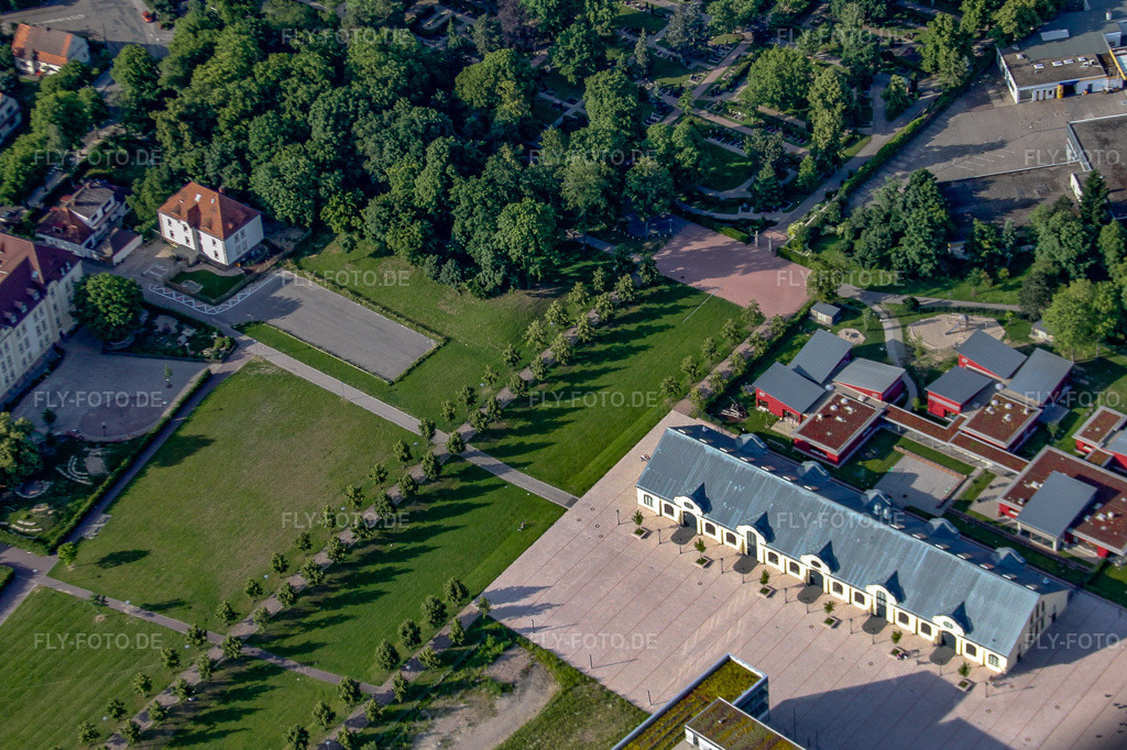 Luftbild: Schloßpark mit Reithalle in Rastatt im Bundesland Baden-Württemberg in Deutschland. Foto: IMG_18791.jpg vom 03.06.2009 durch Werner Riehm/FLY-FOTO.de