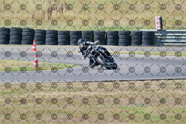 26bt04-0798 | markuskiefer.com - Realisiert mit Pictrs.com