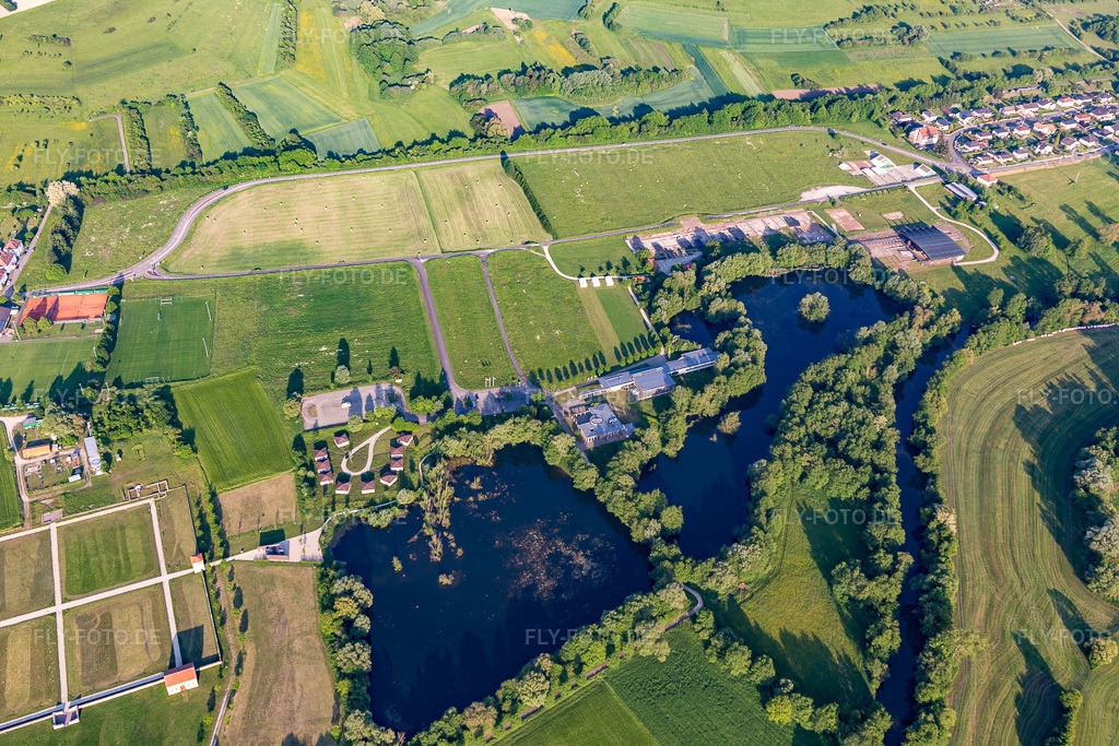Luftbild: Vestiges Romaines / römische Ausgrabungen im Ortsteil Reinheim in Gersheim im Bundesland Saarland in Deutschland. Foto: IMG_107333.jpg vom 19.05.2018 durch Werner Riehm/FLY-FOTO.de