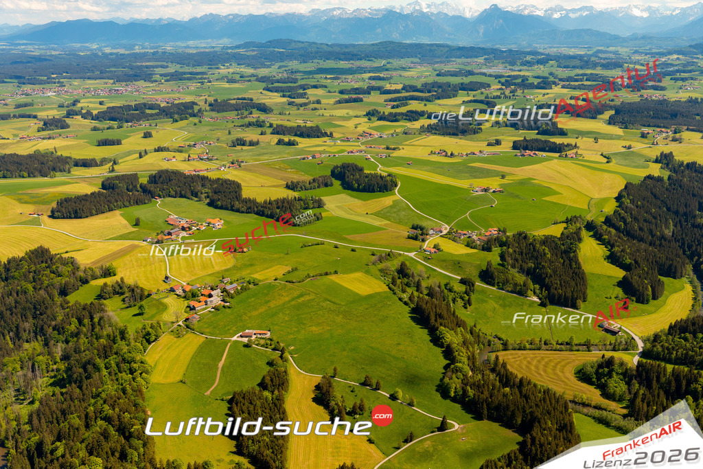 Das Luftbild zeigt : Bernstein Wald - Die Luftaufnahme wurde 2024 vom UL-Flugzeug aus erstellt ( keine Drohne ) - Hochauflösende Luftaufnahme - Für grossformatige Ausdrucke geeignet. Die Geschenkidee !Mit Lizenz und Bildrechte bestellbar