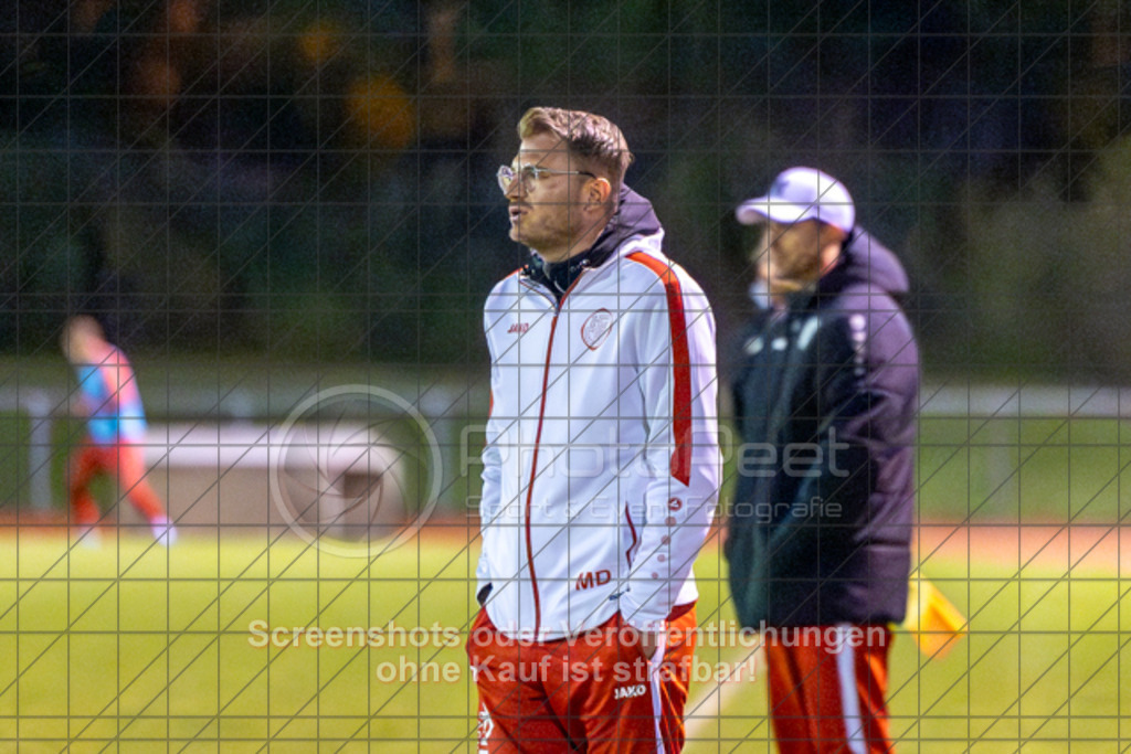 20251002_204911_0229-2 | #,1.FC Donzdorf (rot) vs. FV Faurndau (blau), Fußball, Bezirkspokal - Bezirk Neckar/Fils, 04. Runde, Saison 2025/2026, Rasenplatz Lautertal Stadion, Süßener Straße 16, 73072 Donzdorf, 02.10.2025 - 19:30 Uhr,Foto: PhotoPeet-Sportfotografie/Peter Harich
