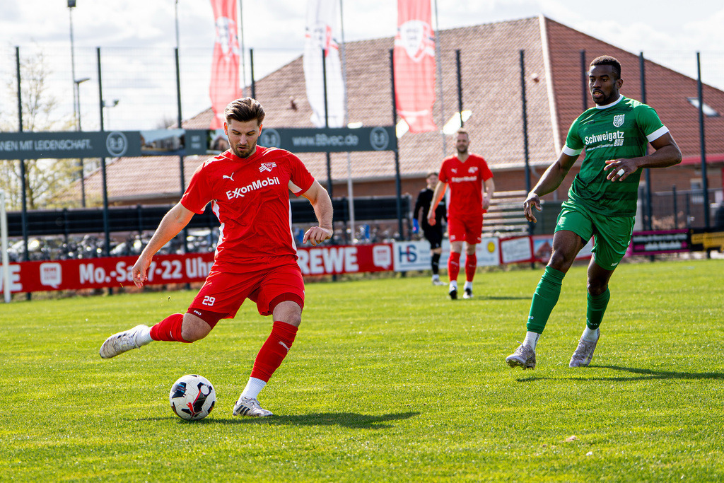 Fußball I Herren I Saison 2025-2026 I Bezirksliga Weser-Ems 4 I 26. Spieltag I VFL Oythe - SV Hansa Friesoythe I 20004 | jns.sportfotos - Realisiert mit Pictrs.com