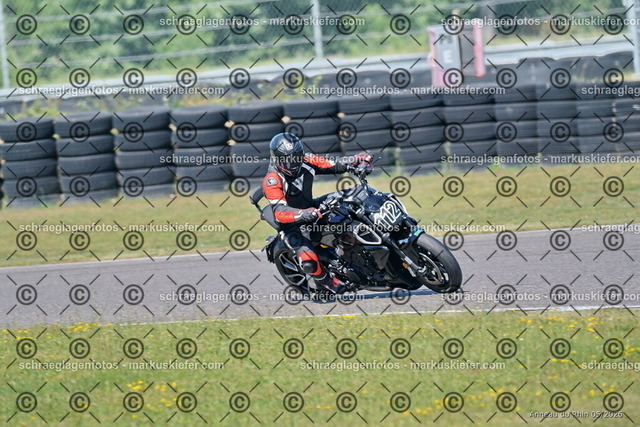 26BT01-1803 | 112 - Realisiert mit Pictrs.com