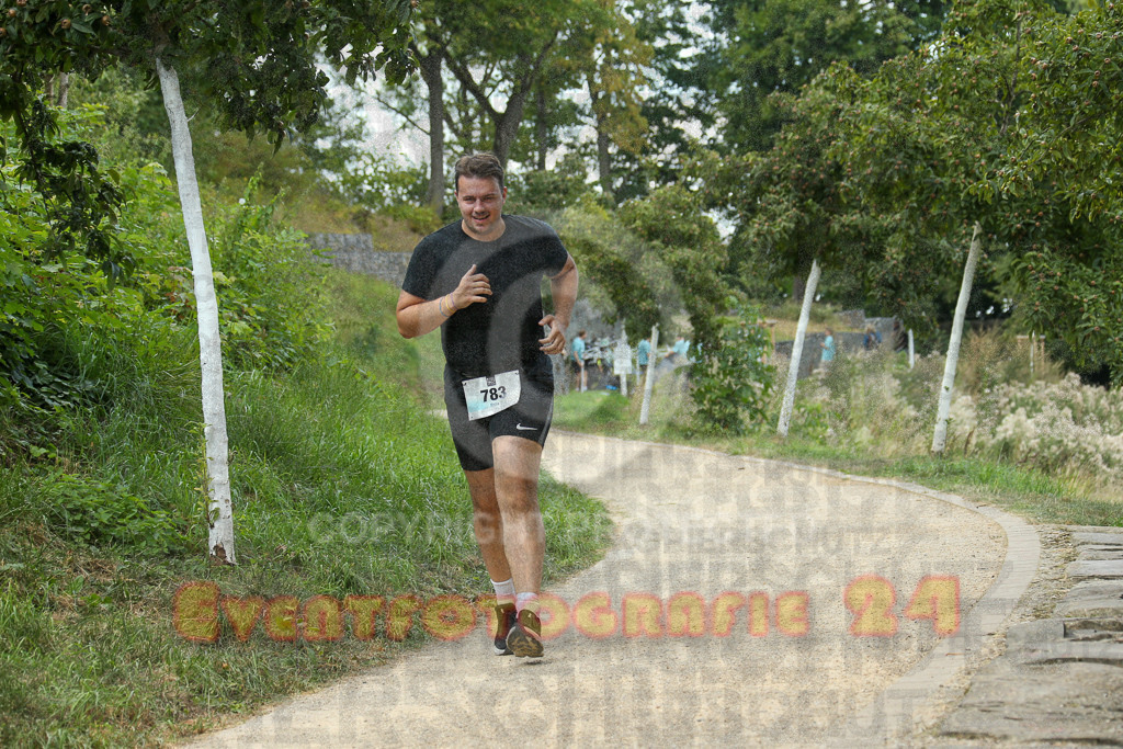 250824_1520_EX1_8801 | Sportfotografie im Rhein-Sieg Kreis, Köln, Bonn, NRW, Rheinland Pfalz, Hessen, etc. Unser Tätigkeitsfeld umfasst den Laufsport vom Volkslauf über den Marathon, Duathlon, Triathon bis zum Ultralauf wie Kölnpfad Ultra oder Schindertrail.