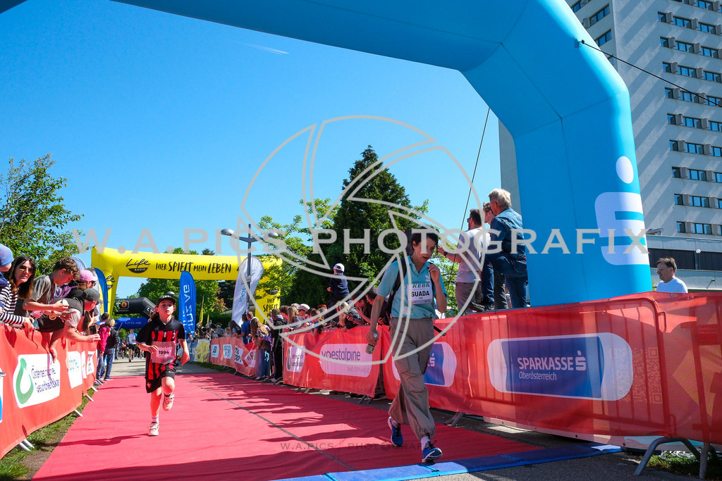 ..... | LINZ,AUSTRIA,27.April 24, Int. 3 Brückenlauf Linz  , Image shows: Photo: WAPICS / Michael ring