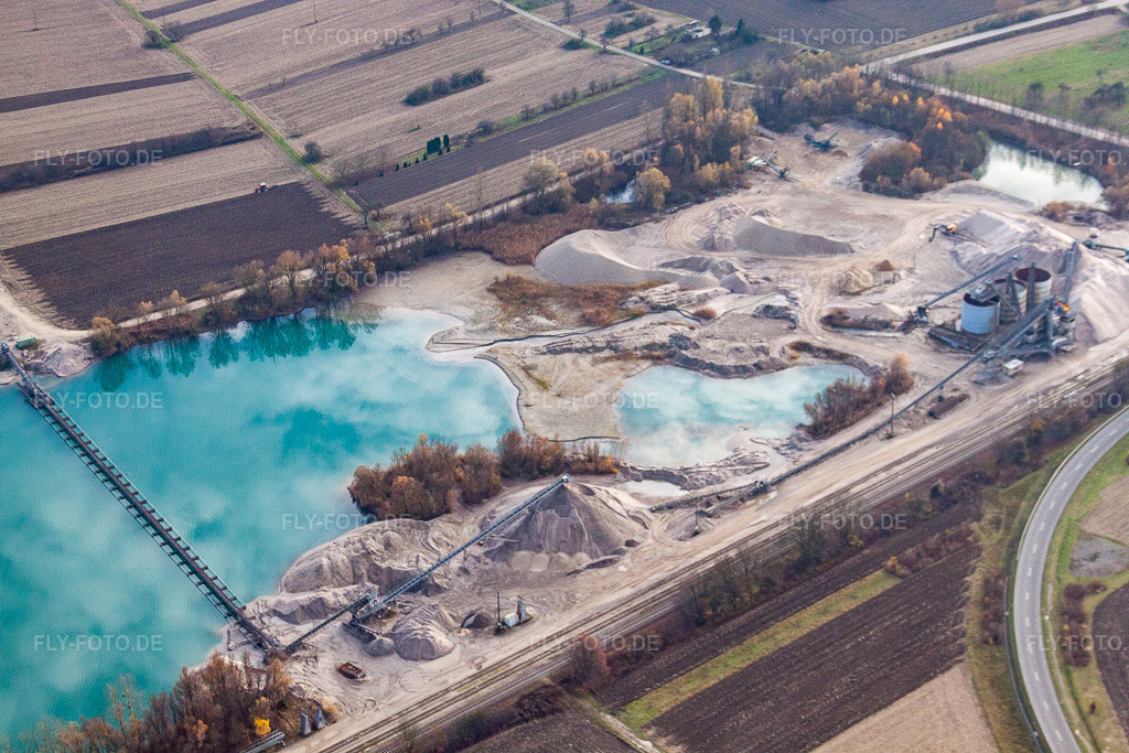 Luftbild: Baggersee der HBM Hagenbacher Bau Mineralstoffe GmbH&Co.KG in Hagenbach im Bundesland Rheinland-Pfalz in Deutschland. Foto: IMG_22792.jpg vom 21.11.2009 durch Werner Riehm/FLY-FOTO.deWWW.HBM-KIES.DE