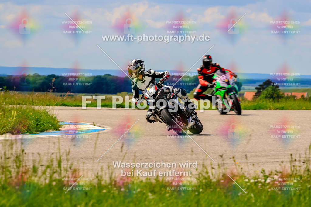 MotoTeam-0912 | Hier findet Ihr Bilder von Touristenfahrten auf der Nürburgring Nordschleife oder von anderen Veranstaltungen die ich besucht habe. Viel Spass beim Durch Schauen 