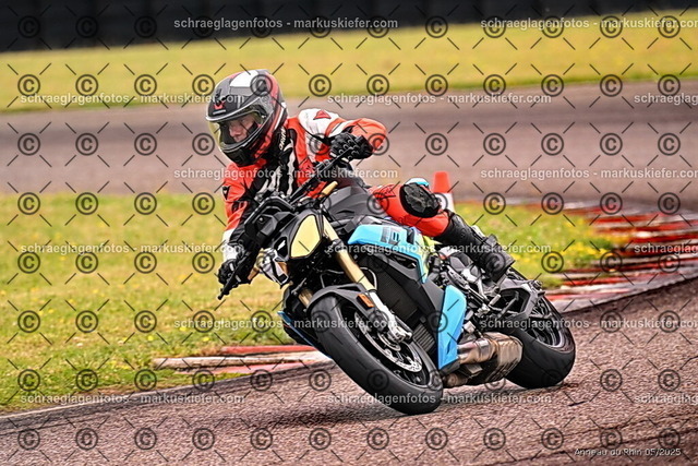 25bt02-0138 | markuskiefer.com - Realisiert mit Pictrs.com
