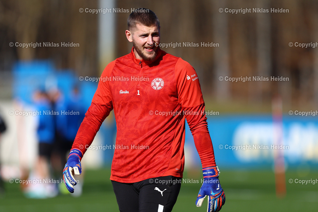 NH_HolsteinKiel_Training_03032026 | #1 Timon Weiner (Holstein Kiel)Fußball I Herren I Training I Saison 2025-2026 I Holstein Kiel I 03.03.2026 I Citti-Fußballpark