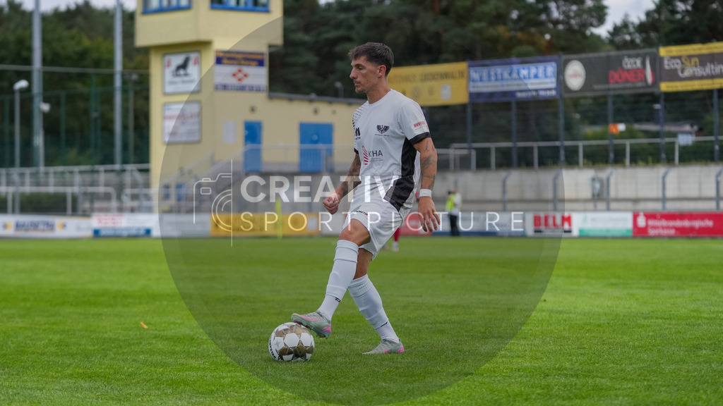 Fußball, Herren, Saison 2025/2026, Regionalliga Nordost, 4. Spieltag, FSV 63 Luckenwalde vs. BFC Preussen, Samstag 22.08.2025, Werner-Seelenbinder-Stadion Luckenwalde | Fußball, Herren, Saison 2025/2026, Regionalliga Nordost, 4. Spieltag, FSV 63 Luckenwalde vs. BFC Preussen, Samstag 22.08.2025, Werner-Seelenbinder-Stadion Luckenwalde, Im Bild: Ben Meyer (Preussen) - Realisiert mit Pictrs.com