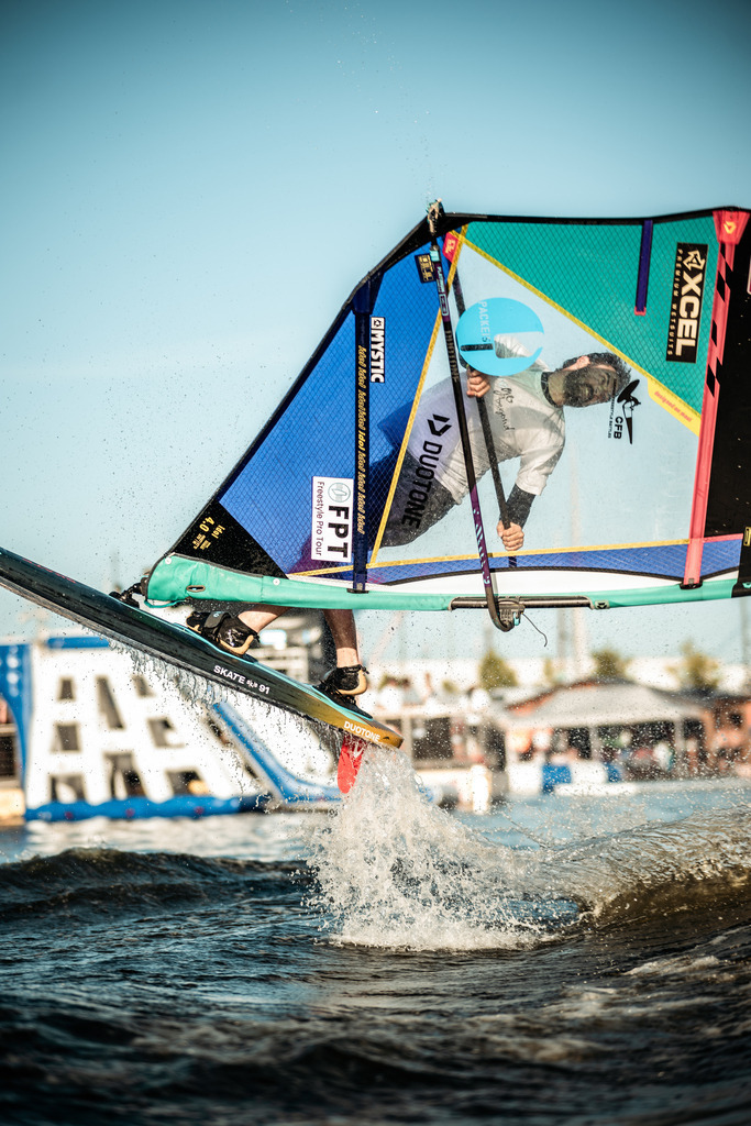 Kieler WOCHE Tow In Windsurf - @danielpankoke dpmedia (83 von 158) | dp-photography - Realisiert mit Pictrs.com