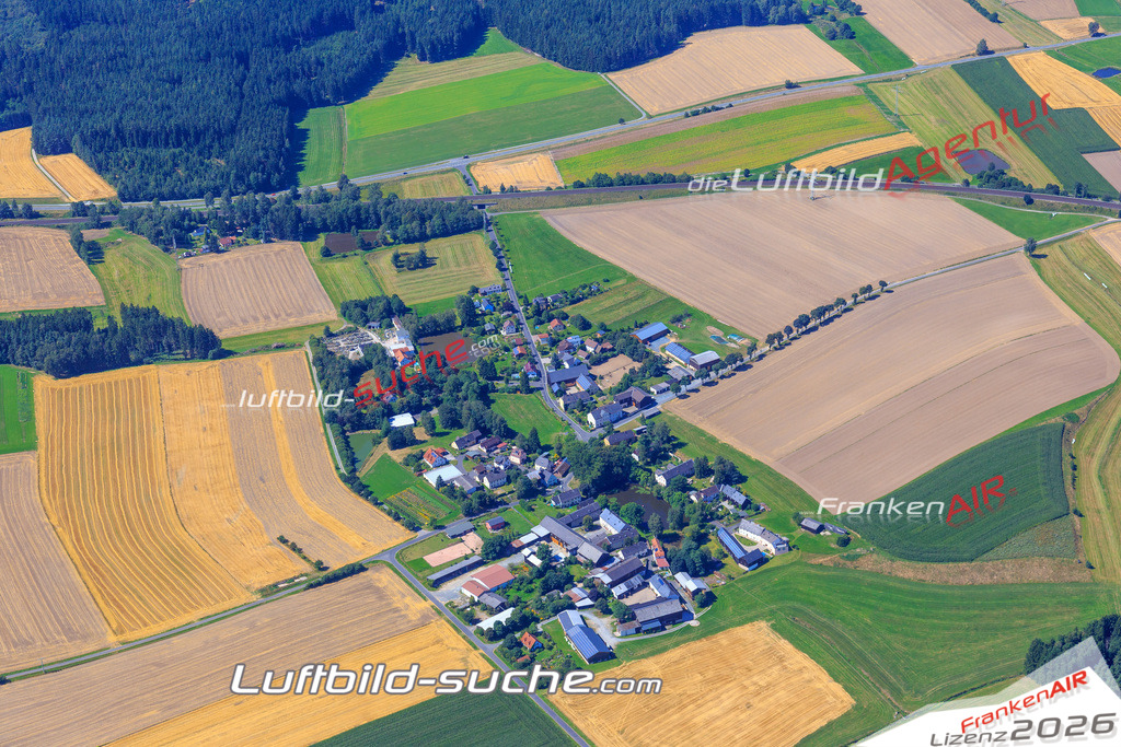 Die Luftaufnahme Habnith - Marktleuthen wurde vom UL-Flugzeug (keine Drohne) aus fotografiert.Hohe Druck- Auflösung-die Geschenkidee!