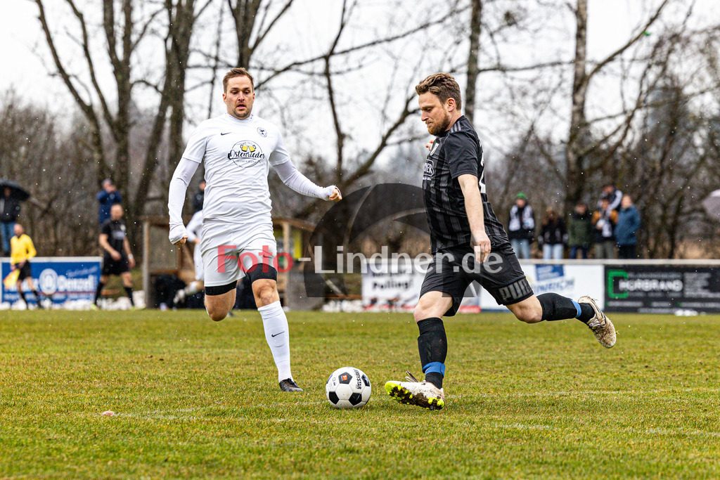 SV Polling gegen VfL Denklingen | Fußball Herren Bezirksliga Oberbayern Süd 2025/26 23. Spieltag, SV Polling gegen VfL Denklingen, 20260329,Michael STOßBERGER (SV Polling 20) am Ball,2026-03-29 in Polling (Sportplatz Polling), Tobias SCHELKLE (VfL Denklingen 14), .Michael STOßBERGER (SV Polling 20)Copyright: WolfgangxLindner www.foto-lindner.de