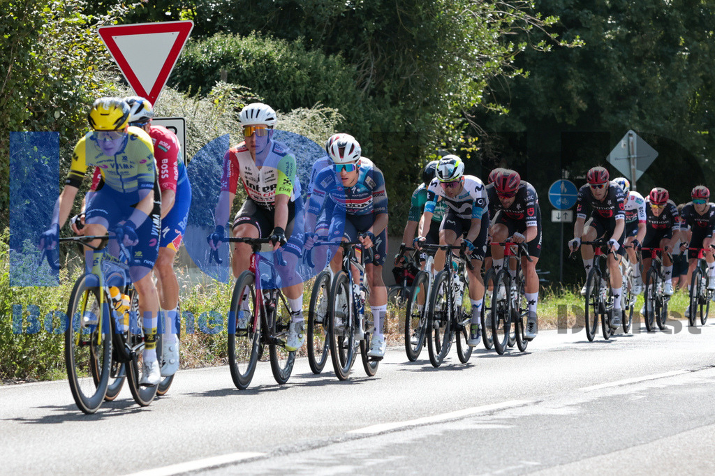 SES_DEUTOU20250821-17 | bond - Realisiert mit Pictrs.com