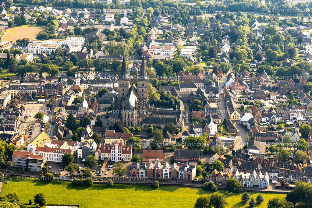 Luftbilder-Xanten-Kreis-Wesel-9662 | Luftbilder-Xanten Stadt am Niederrhein, LVR-Römerpark, Rhein, Dom, Stadt, Kultur, Freizeit, Archäologie , Luftbildfotografie,Windmühle,Natur,Naturschutz - Realisiert mit Pictrs.com
