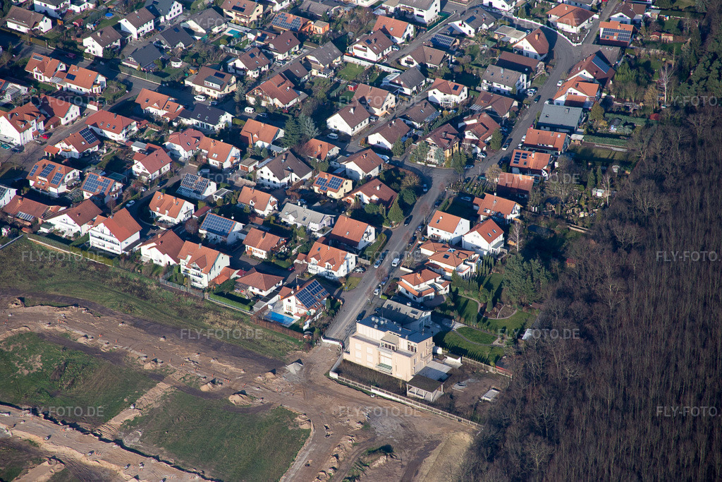 Luftbild: Potsdamer Straße im Ortsteil Neudorf in Graben-Neudorf im Bundesland Baden-Württemberg in Deutschland. Foto: IMG_085351.jpg vom 19.12.2015 durch Werner Riehm/FLY-FOTO.de