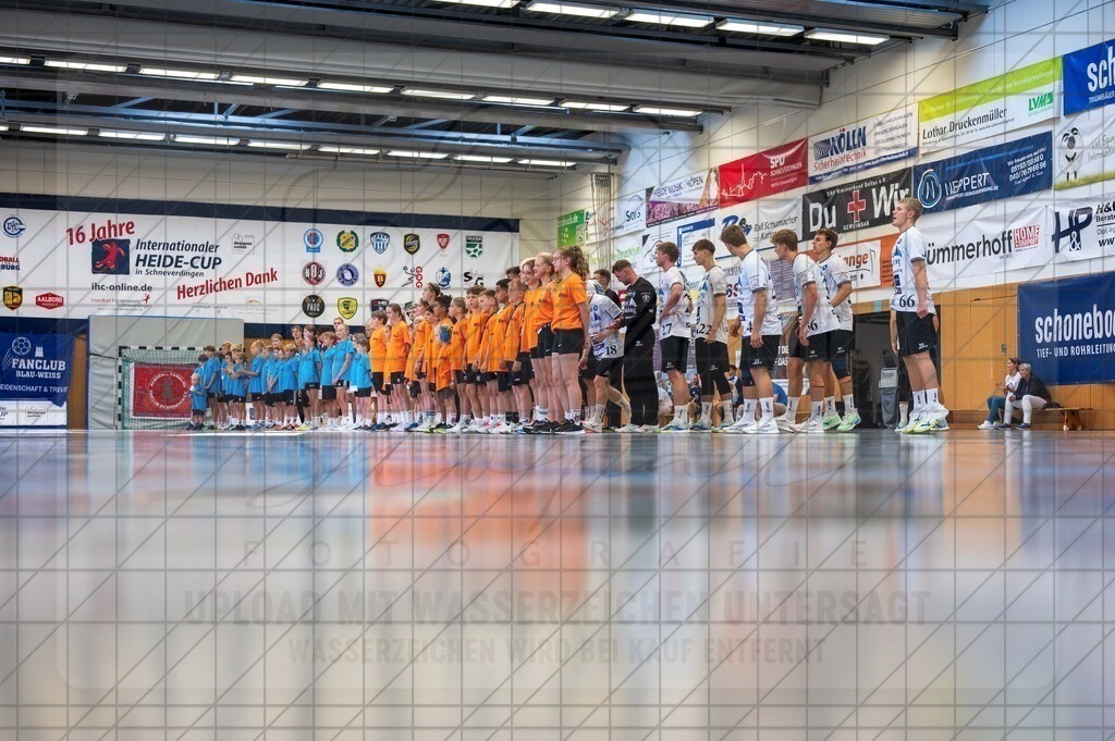IHC 2026 - Handball-Club Hamburg vs. Mors-Thy Håndbold | Einlaufen; IHC 2026 - Handball-Club Hamburg vs. Mors-Thy Håndbold am 08.08.26 in Sporthalle KGS, Schneverdingen - Realisiert mit Pictrs.com