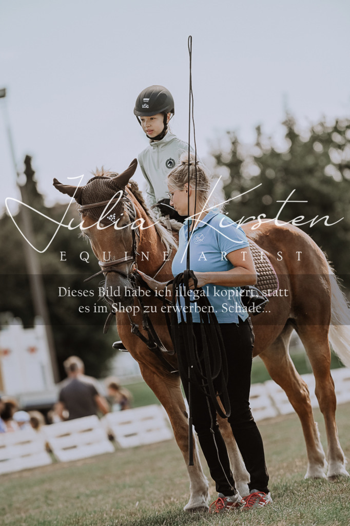 DSC_7582 | Pferde- und Turnierfotografie in Westsachsen. Pferdeportraits, Auftragszeichnungen und intuitive Kunst.