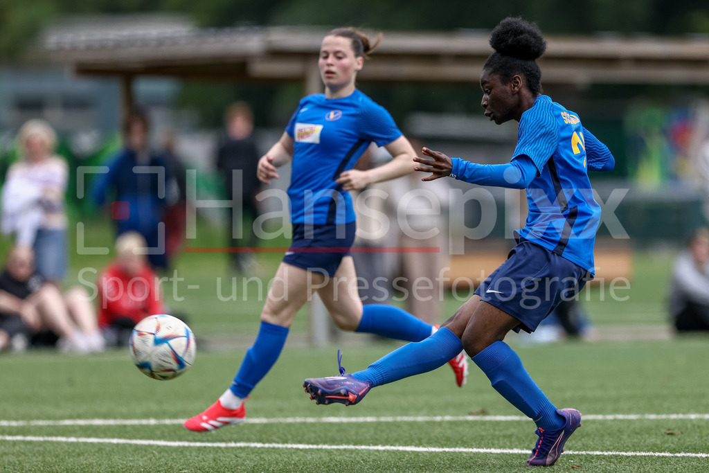 Fussball, Aufstiegsrunde Regionalliga Nord Frauen, FC Union 60 - SC Victoria Hamburg | Torschützin Benedicta Arhin (SC Victoria Hamburg, 26) erzielt das Tor zum 0:9, Treffer, Highlight, Torerfolg