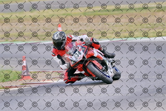 26bt05-1819 | markuskiefer.com - Realisiert mit Pictrs.com