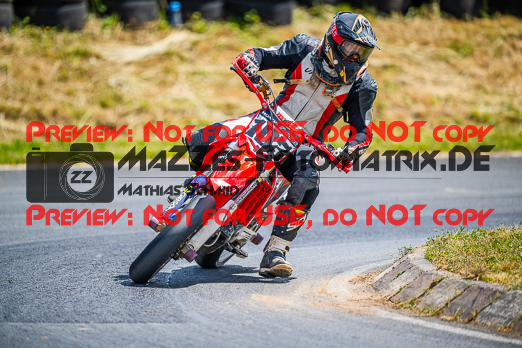 MaZZes_FotoMatrix_220529_8308 | Fotograf Mathias Schmid
Sportfotograf,
Eventfotograf,
Hochzeitsfotograf,
Portraitfotograf