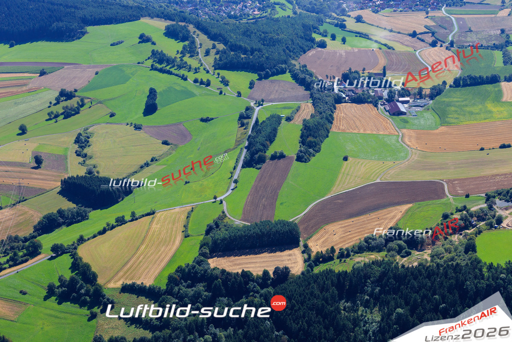 Die Luftaufnahme Kreuzberg - Kronach wurde vom UL-Flugzeug (keine Drohne) aus fotografiert.Hohe Druck- Auflösung-die Geschenkidee!