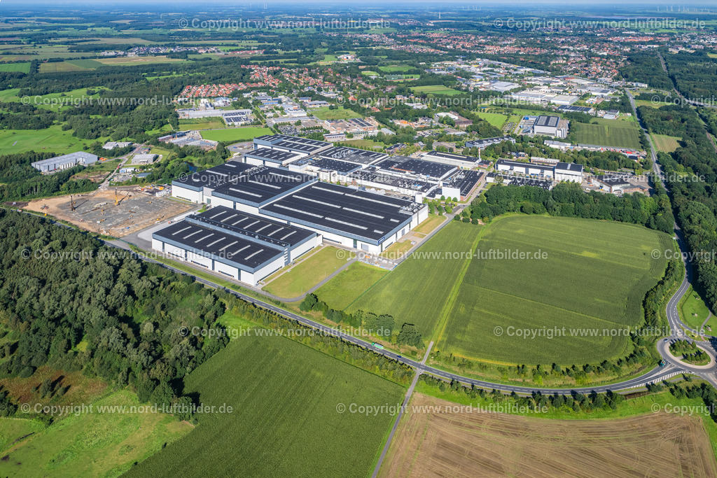Stade_Airbus_Baustelle_König_ELS_4908280823 | STADE 28.08.2023 Baustelle mit Pfahlgründung auf dem Airbus Werksgelände zum Neubau einer Logistikhalle in Stade im Bundesland Niedersachsen, Deutschland. Weiterführende Informationen bei: Airbus SE. // Construction site with pile foundation on the Airbus factory site for the construction of a new logistics hall in Stade in the state Lower Saxony, Germany. Further information at: Airbus SE. Foto: Martin Elsen