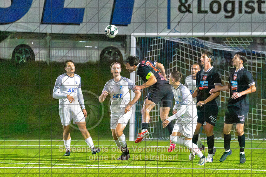 20261008_200110_0193-Bearbeitet_(c)_by_PhotoPeet | #,TSV Eschenbach (weiß) vs. SV Ebersbach (schwarz), Fußball, Bezirkspokal der Herren, Saison 2026/2027, Kunstrasenplatz, Schlater Straße, 73107 Eschenbach, 08.10.2026 - 19:30 Uhr,Foto: PhotoPeet / Sport- &amp; Eventfotografie / Peter Harich