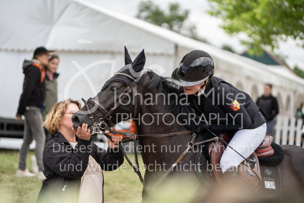 BHO24-SD-PonyTrophy-DSC07252 | Deine schönsten Turniermomente als professionelle Fotos! Entdecke hochwertige Pferdesport-Fotografie im Online-Shop. Jetzt Fotos finden & bestellen!