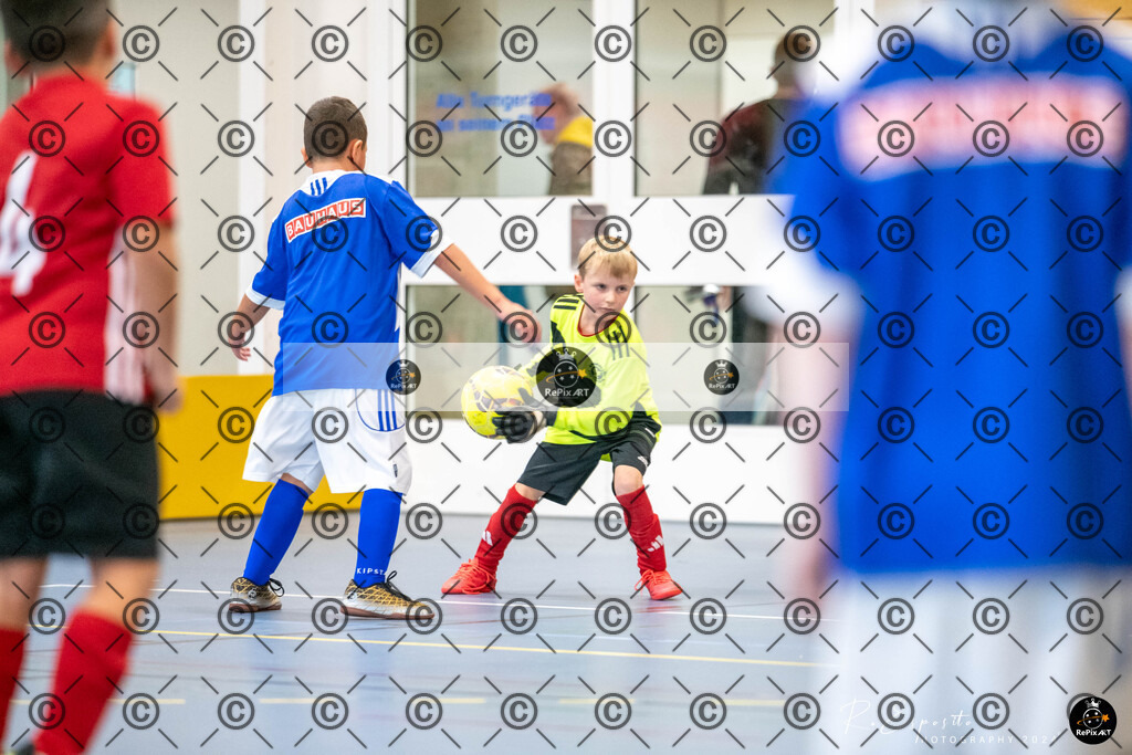 20241124_FCR-Hallenturnier-F2_2_008 | Sport und Naturfotografie von Roberto Esposito zeigt echte Momente Bewegung und die Schönheit der Natur. Ausdrucksstarke Bilder schaffen Emotionen.