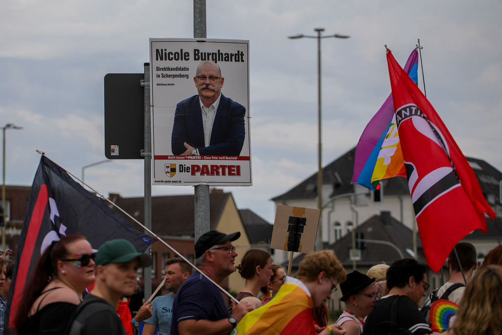 CSD_Moers_190725_163 | Bildergalerie von Sport-Ereignissen aber auch von weiteren spannenden Dingen - nicht nur vom Niederrhein. In Anlehnung an den bekannten Spruch von Hanns Dieter Hüsch heißt das Motto: "Niederrhein ist überall".  - Realisiert mit Pictrs.com