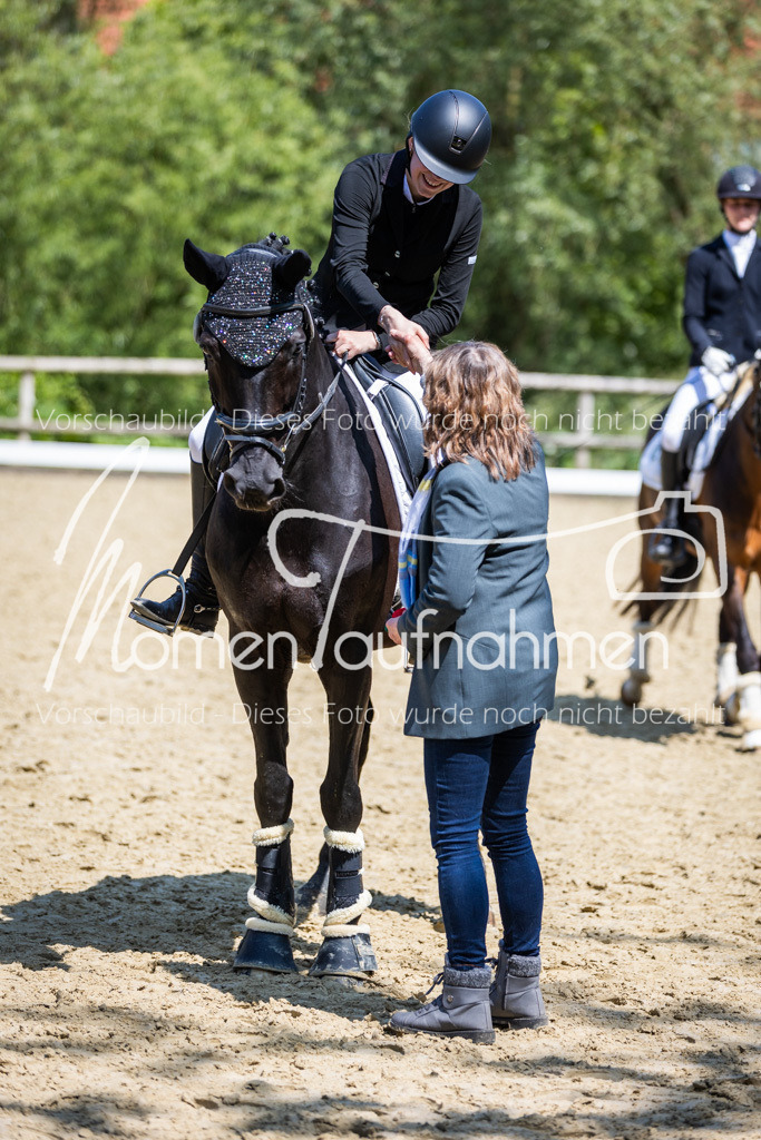 Donop24-L-Dre-127 | MomenTaufnahmen Pferdesportfotos