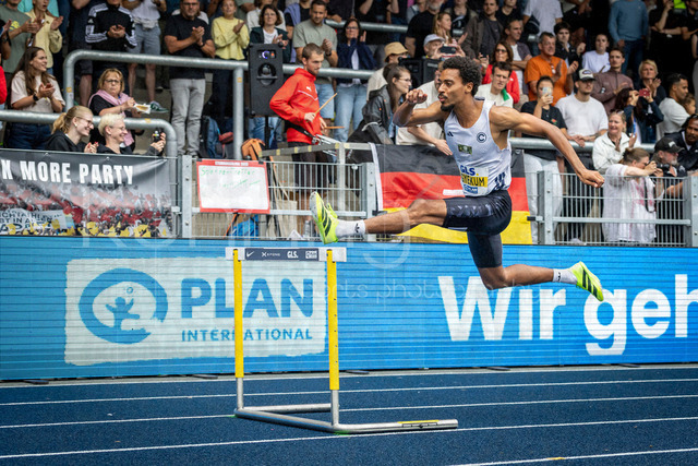 Deutsche Leichtathletik-Meisterschaften; Bochum-Wattenscheid, 26.07.2026 | Deutscher Meister über 400m Hürden: Emil Agyekum (SCC Berlin); Deutsche Leichtathletik-Meisterschaften am 26.07.2026 im Lorheide-Stadion, Bochum-Wattenscheid (Nordrhein-Westfalen).