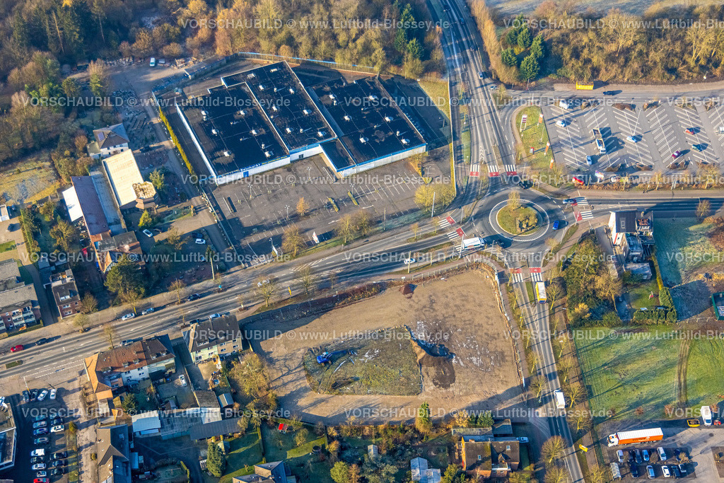 Hamm250200975Norden | Luftbild, Münsterstraße Bundesstraße B63 am Kreisverkehr Sachsenring, ehemaliger Praktiker-Baumarkt und Freifläche gegenüber, Stadtbezirk Heessen, Hamm, Ruhrgebiet, Nordrhein-Westfalen, Deutschland