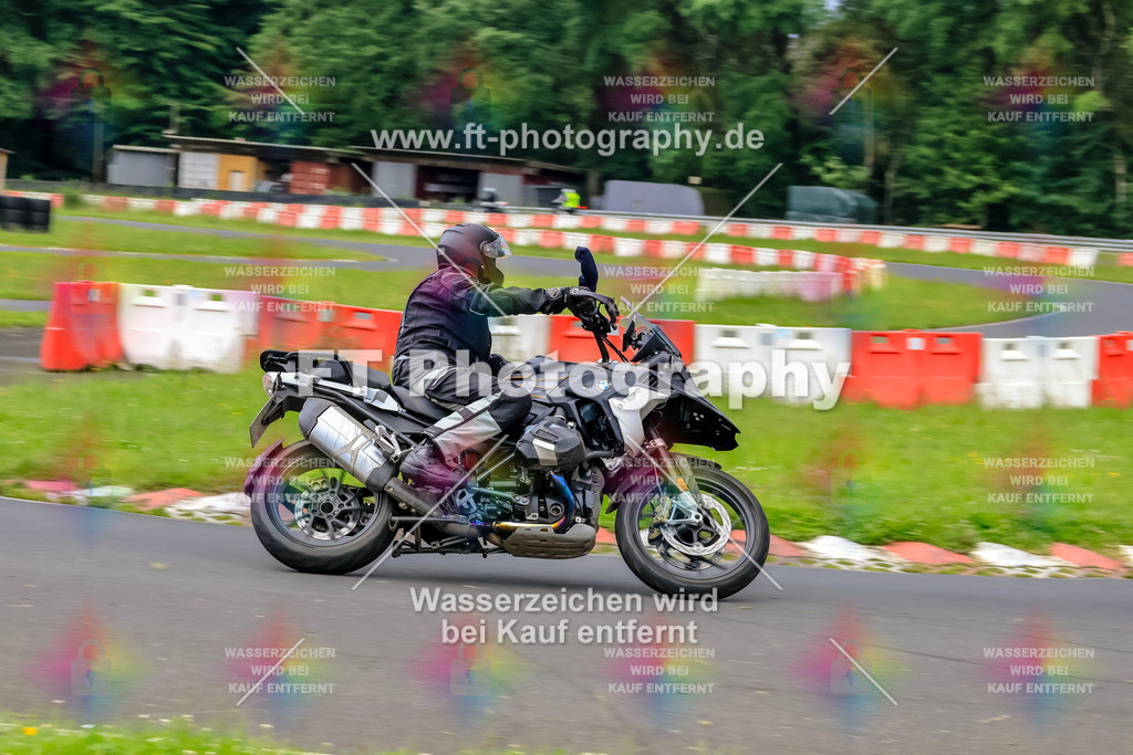 VBK-6413 | Hier findet Ihr Bilder von Touristenfahrten auf der Nürburgring Nordschleife oder von anderen Veranstaltungen die ich besucht habe. Viel Spass beim Durch Schauen 
