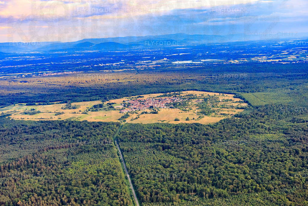Ortsansicht von Norden | Luftbild: Ortsansicht von Norden im Ortsteil Büchelberg in Wörth im Bundesland Rheinland-Pfalz in Deutschland. Foto: IMG_090291.jpg vom 26.06.2016 durch Werner Riehm/FLY-FOTO.de - Realisiert mit Pictrs.com