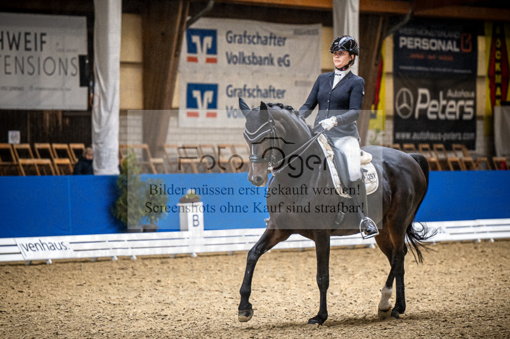 DOS_3225 | Entdecke hochwertige Reitturnierfotos von Foto Oger. Professionell, emotional und authentisch – jetzt Lieblingsmomente im Shop bestellen.Deutschlandweite Turnierfotografie. - Realisiert mit Pictrs.com