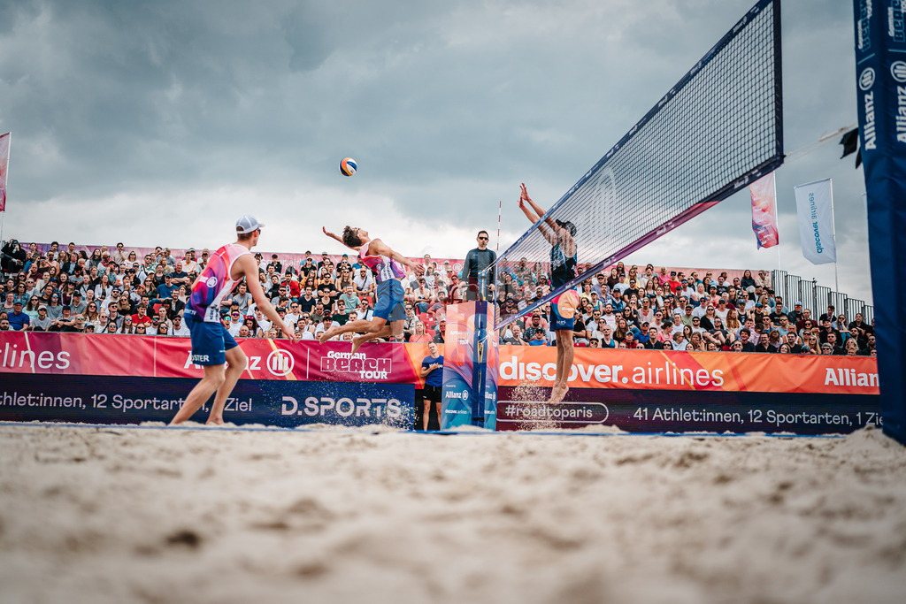 Beachvolleyball | Männer | German Beach Tour 2024 | Tourstop Düsseldorf | 18.05.2024 | Spielszene zeigt Lui Wüst beim Angriff